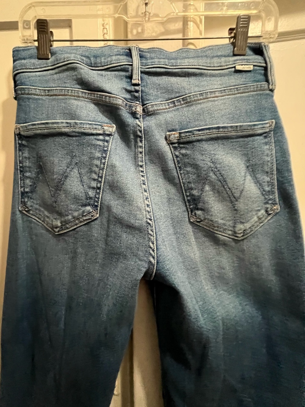 MOTHER denim • the kick it in fan favorite wash size 28 Like new - Picture 13 of 16
